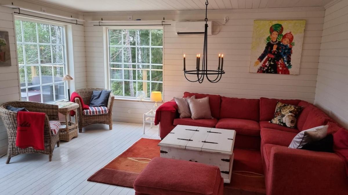Feriehus Mysig Med Sjoeutsikt *